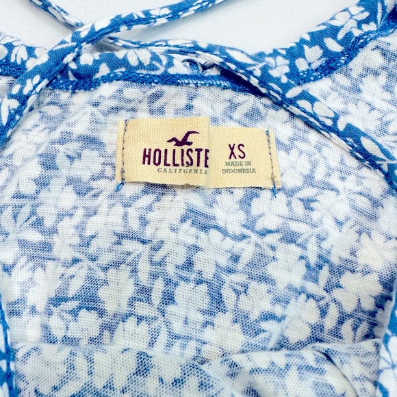 Hollister Blue Floral Cross Back Blouse Womens Size XS - Picture 2 of 4